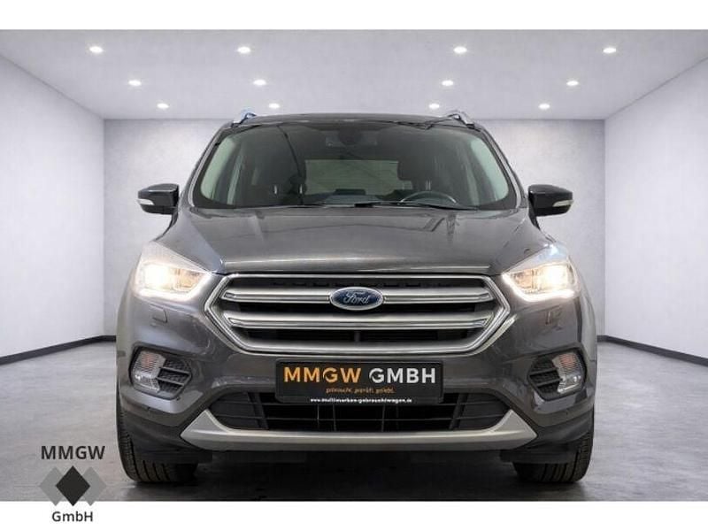 Gebraucht Ford Kuga Titanium 150 PS (110 kW) 2017 Grau SUV