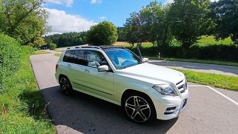 Weiß Gebraucht 2012 Mercedes GLK350 AMG SUV | 18.900 € (Fairer Preis) - Bild 1/4
