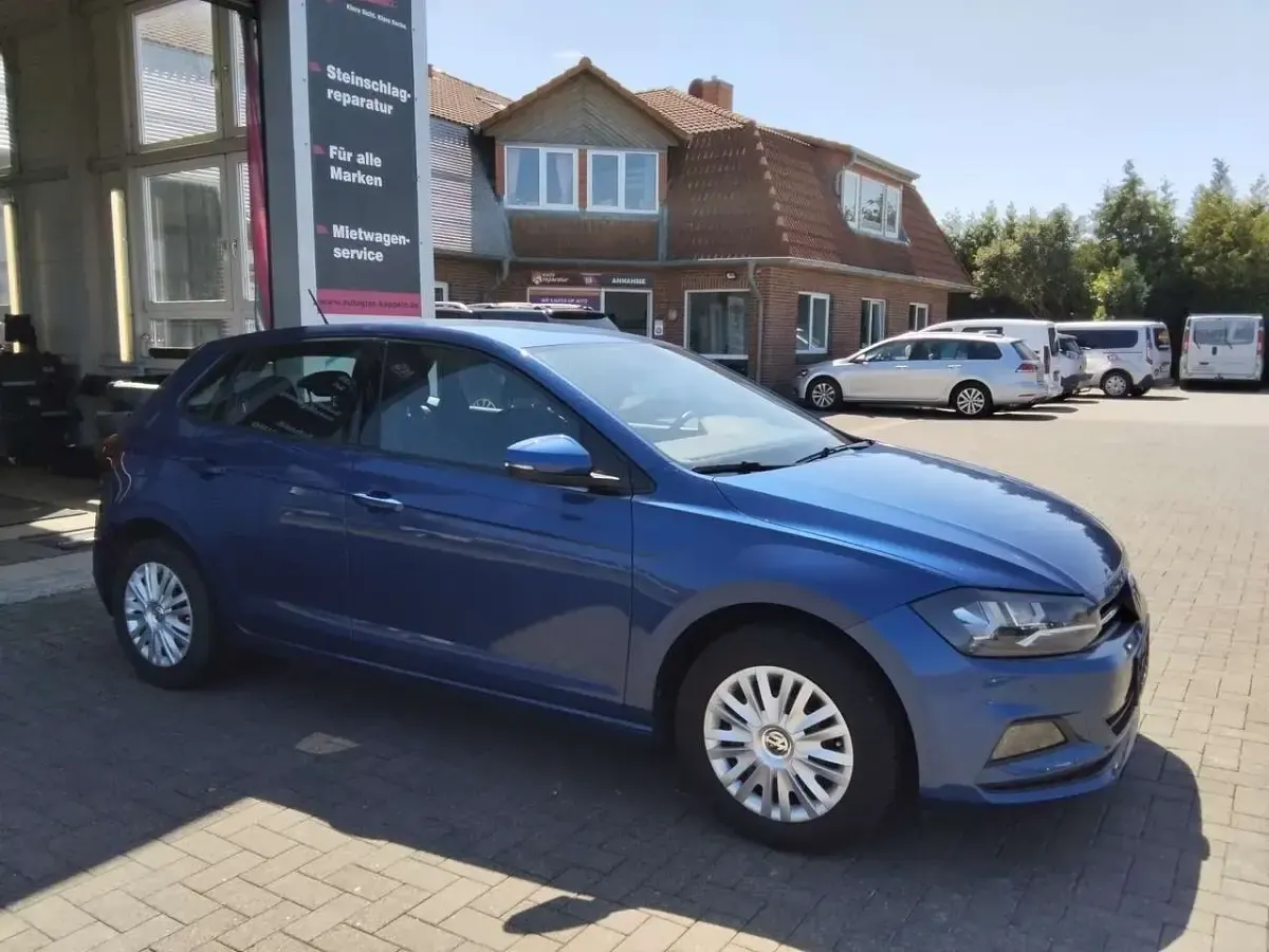 Gebraucht VW Polo Comfortline 80 PS (58 kW) 2020 Reef blue metallic Kleinwagen