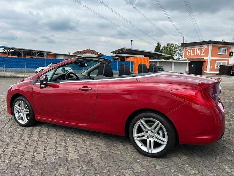 Gebraucht Peugeot 308 CC Premium 156 PS (114 kW) 2010 Rot Cabrio