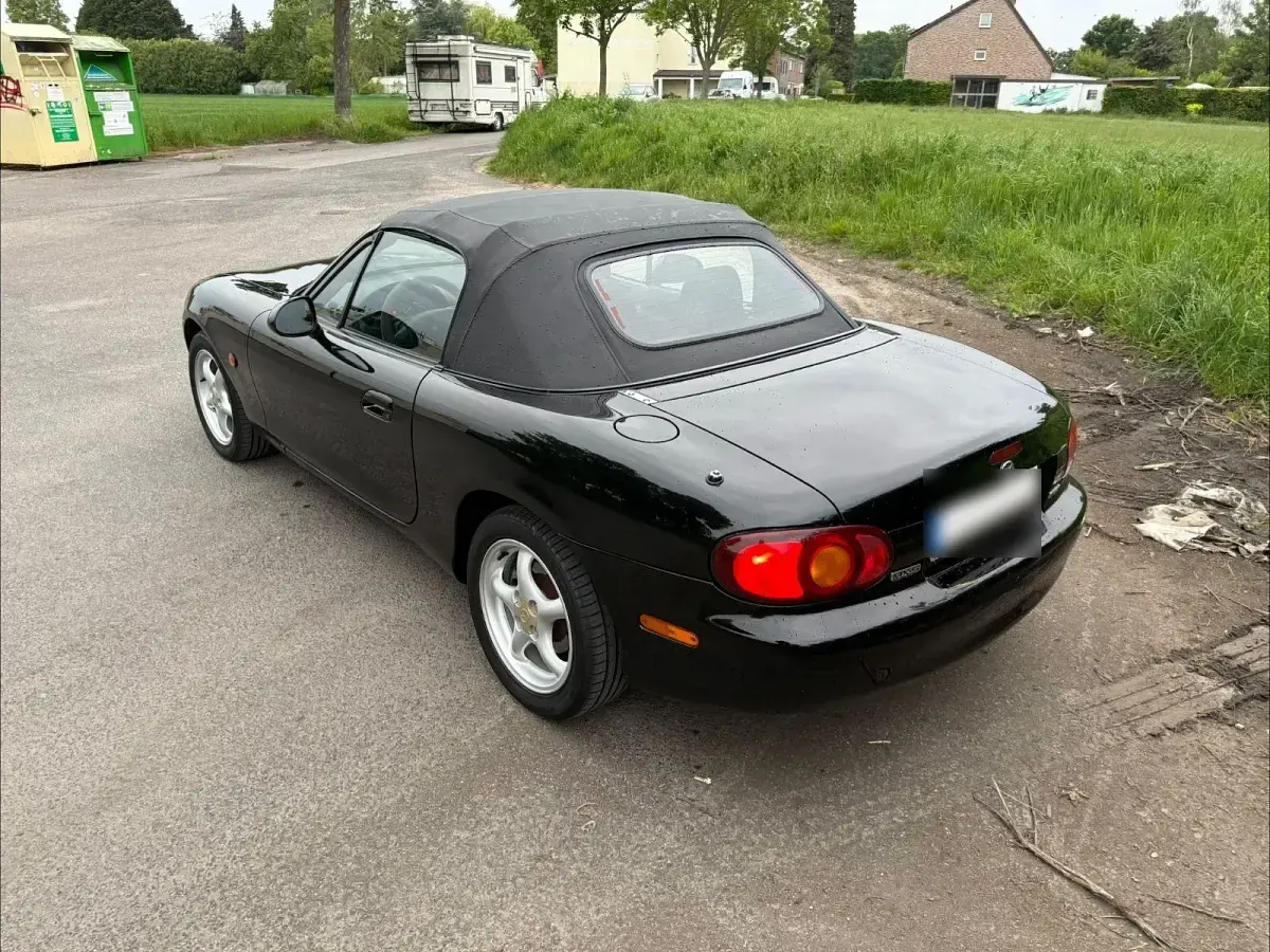 Gebraucht Mazda MX5 110 PS (80 kW) 1999 Schwarz Cabrio