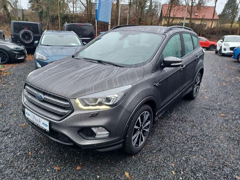 Grau Gebraucht 2018 Ford Kuga ST-Line SUV | 14.390 € (Fairer Preis) - Bild 1/4