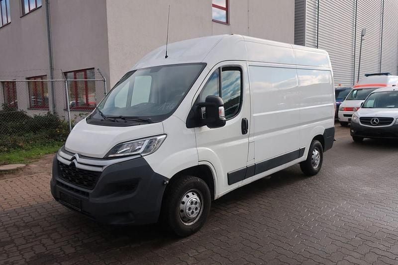 Weiß Gebraucht 2018 Citroën Jumper Proline Van / Kleinbus | 13.400 € (Superpreis) - Bild 1/4
