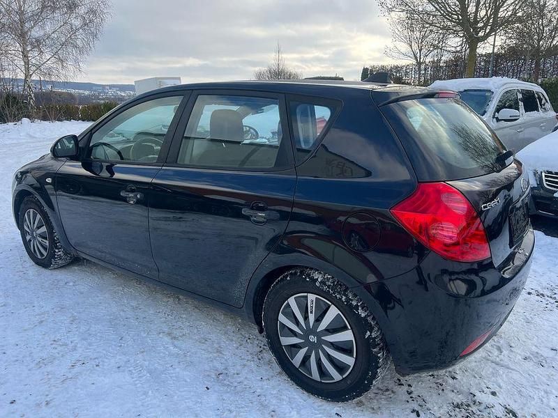 Gebraucht Kia Ceed Basis 109 PS (80 kW) 2008 Schwarz Kleinwagen