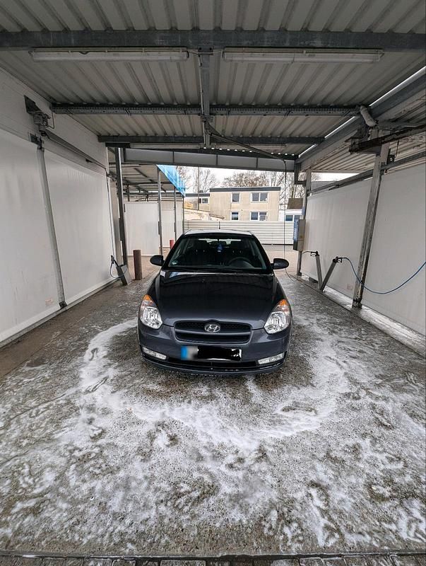 Gebraucht Hyundai Accent 97 PS (71 kW) 2007 Grau Kleinwagen