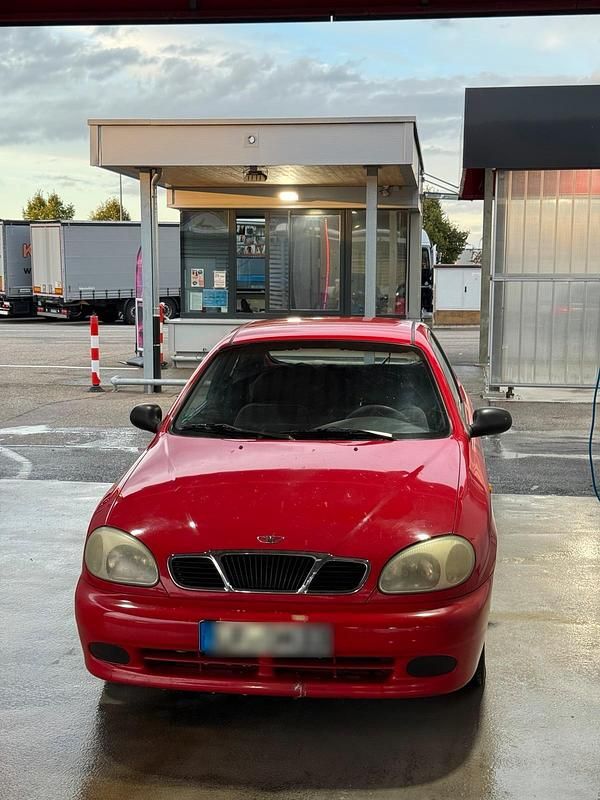 Rot Gebraucht 1999 Chevrolet Lanos Kleinwagen | 1.300 € - Bild 1/4