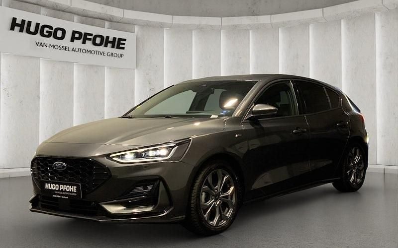 Grau Gebraucht 2024 Ford Focus ST-Line X Limousine | 24.890 € (Guter Preis) - Bild 1/4
