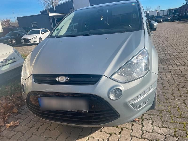 Grau Gebraucht 2011 Ford S-MAX Van / Kleinbus | 5.999 € (Guter Preis) - Bild 1/4