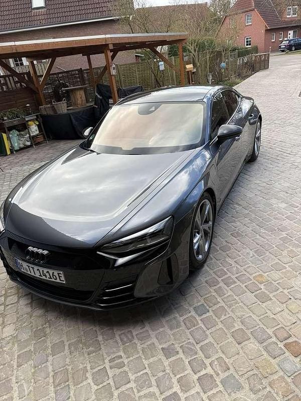 Grau Gebraucht 2021 Audi RS e-tron GT Ambiente Limousine | 64.500 € - Bild 1/4