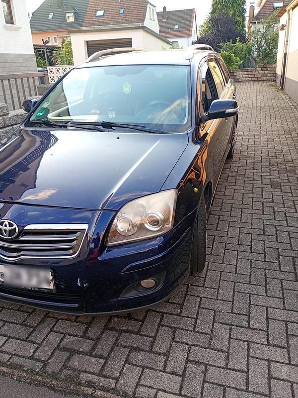 Blau Gebraucht 2008 Toyota Avensis Kombi | 1.500 € (Superpreis) - Bild 1/4