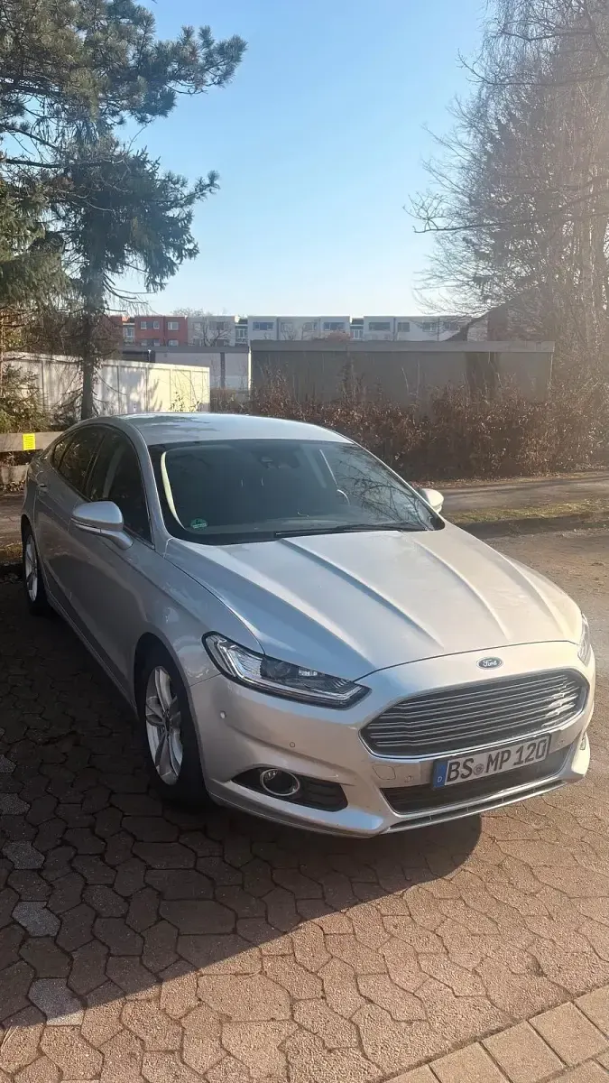 Gebraucht Ford Mondeo Titanium 160 PS (117 kW) 2017 Silber Limousine