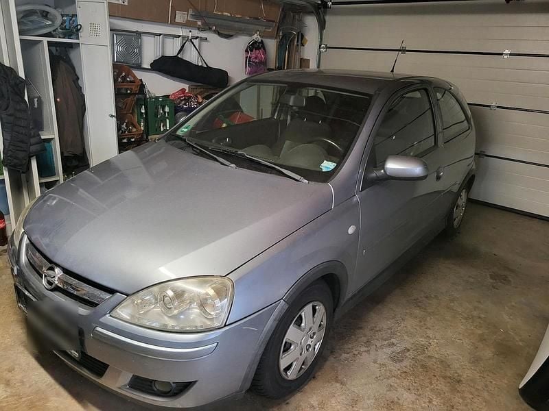 Grau Gebraucht 2006 Opel Corsa Kleinwagen | 400 € (Superpreis) - Bild 1/3