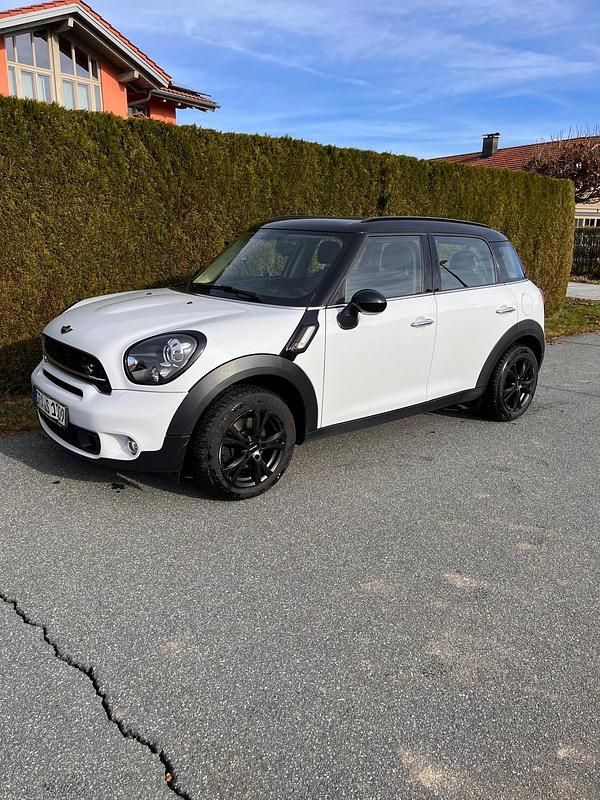 Weiß Gebraucht 2016 Mini Cooper SD Countryman SUV | 10.500 € (Fairer Preis) - Bild 1/4