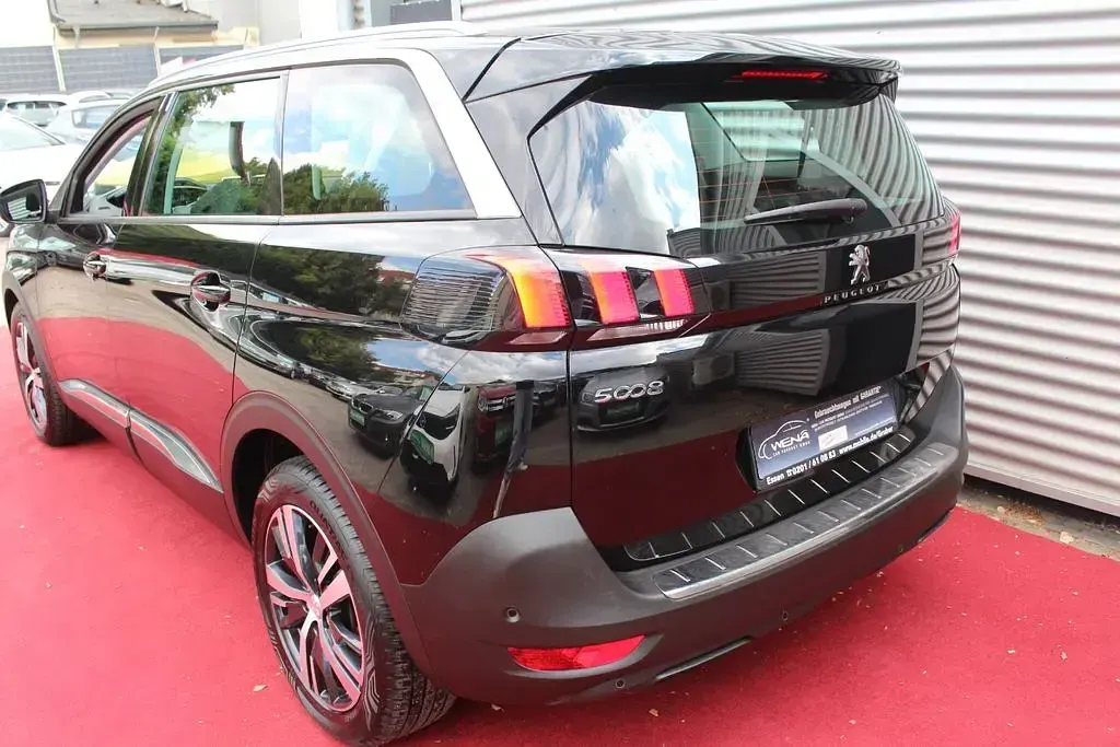 Gebraucht Peugeot 5008 Allure 131 PS (96 kW) 2020 Schwarz SUV