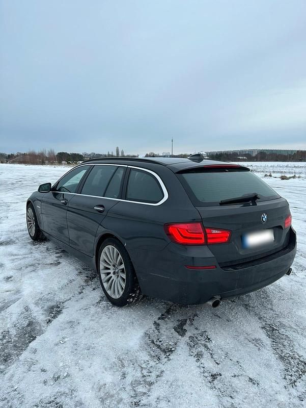 Gebraucht BMW 535 Luxury Line 313 PS (230 kW) 2011 Grau Kombi