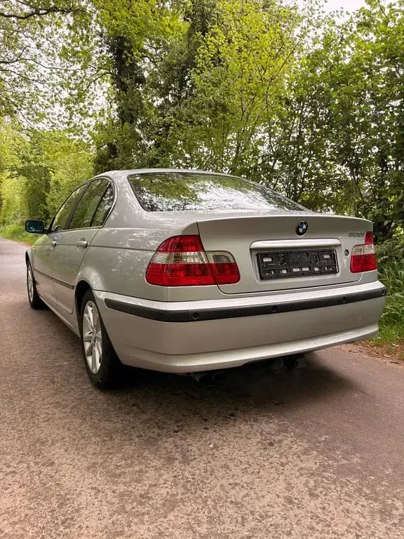 Używany BMW 320 170 KM (125 kW) 2003 Srebrny Sedan/Limuzyna