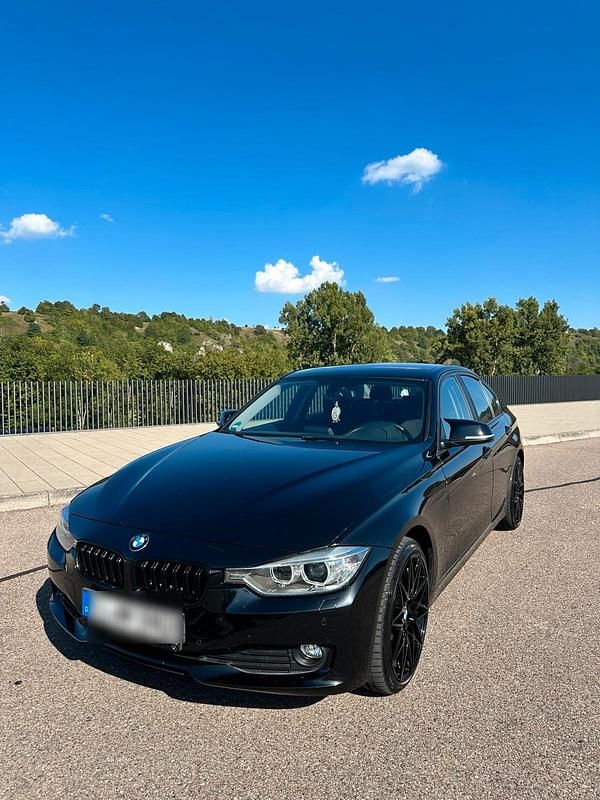 Schwarz Gebraucht 2012 BMW 320 Limousine | 15.000 € (Etwas zu teuer) - Bild 1/4