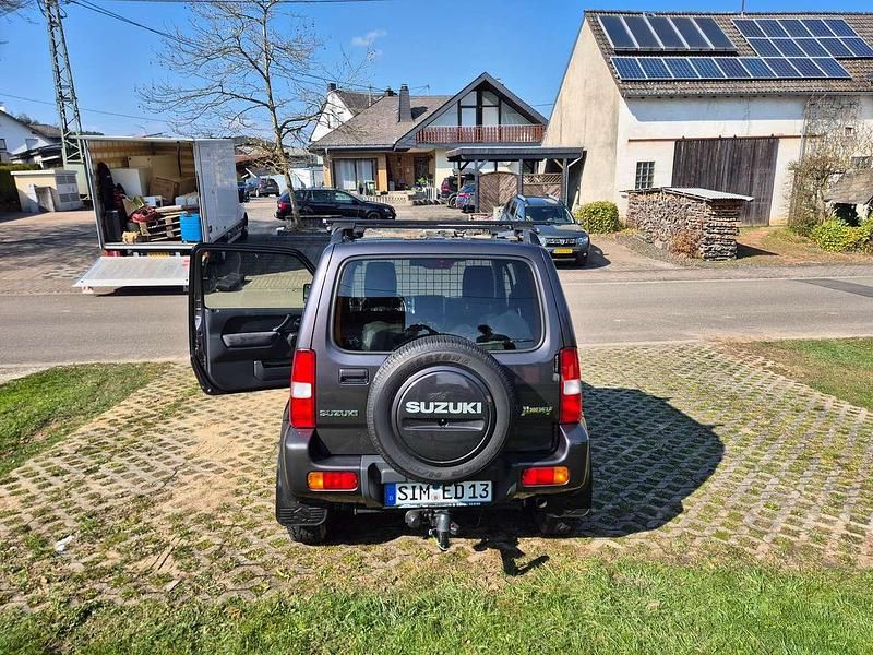 Gebraucht Suzuki Jimny Ranger 86 PS (63 kW) 2017 Grau SUV