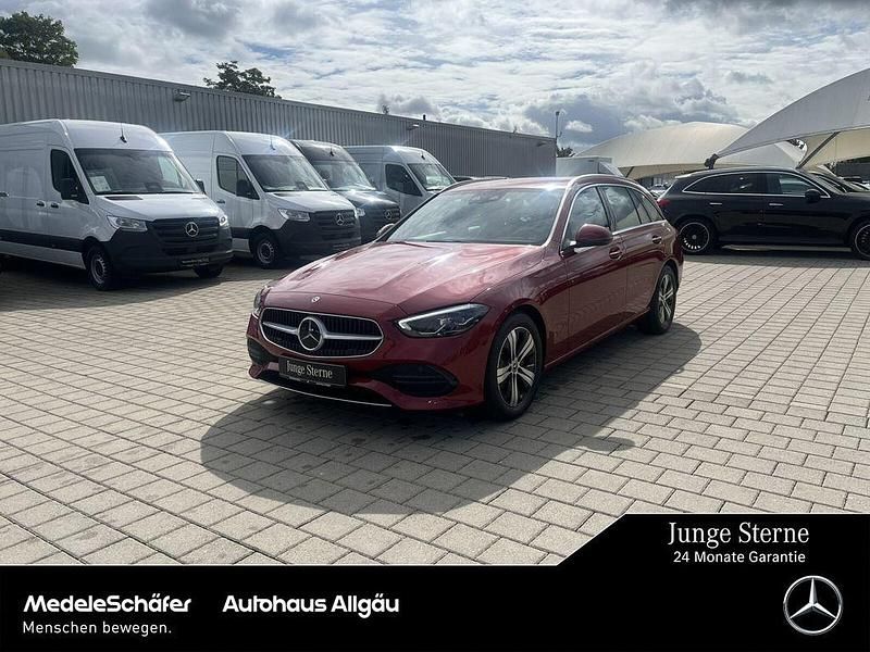 Manufaktur lack manufaktur patagonienrot (metallic) Gebraucht 2024 Mercedes C180 Avantgarde Kombi | 33.990 € (Fairer Preis) - Bild 1/4