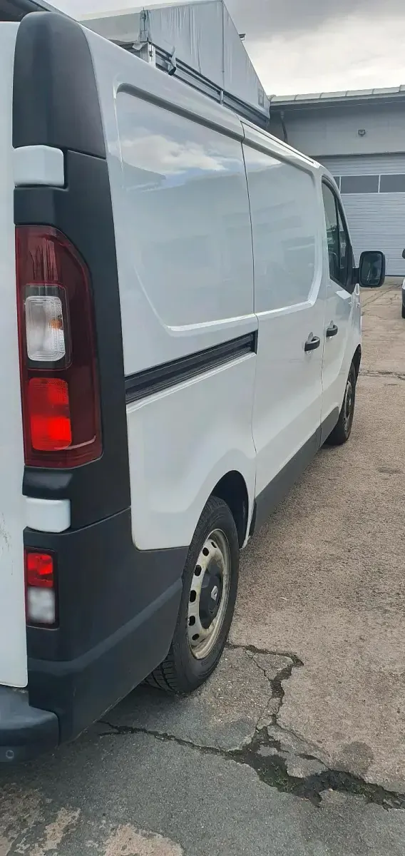 Gebraucht Renault Trafic 95 PS (69 kW) 2019 Weiß Van / Kleinbus
