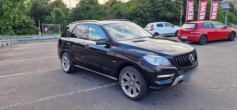 Gebraucht Mercedes ML350 258 PS (189 kW) 2012 Schwarz SUV