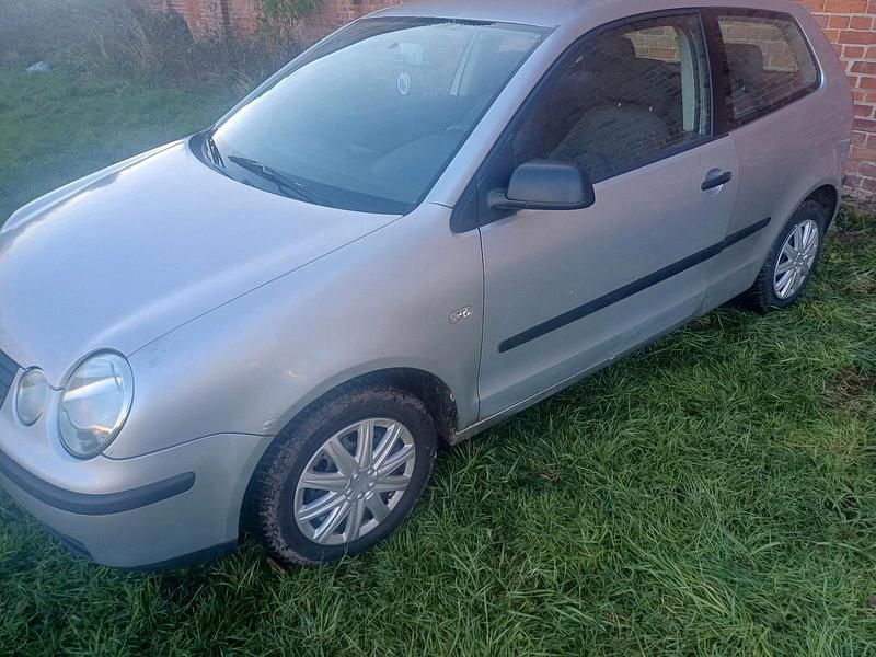 Grau Gebraucht 2002 VW Polo Kleinwagen | 1.500 € (Fairer Preis) - Bild 1/3