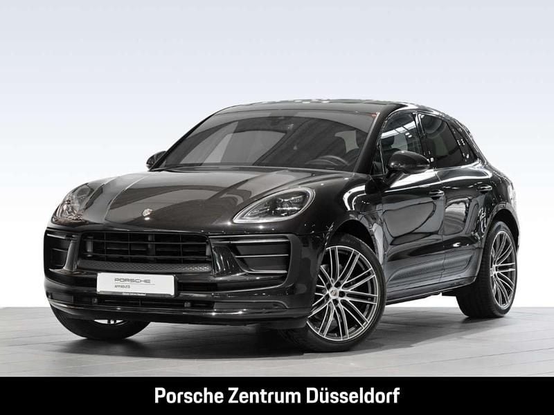 Tiefschwarzmetallic Gebraucht 2023 Porsche Macan SUV | 69.900 € (Fairer Preis) - Bild 1/4
