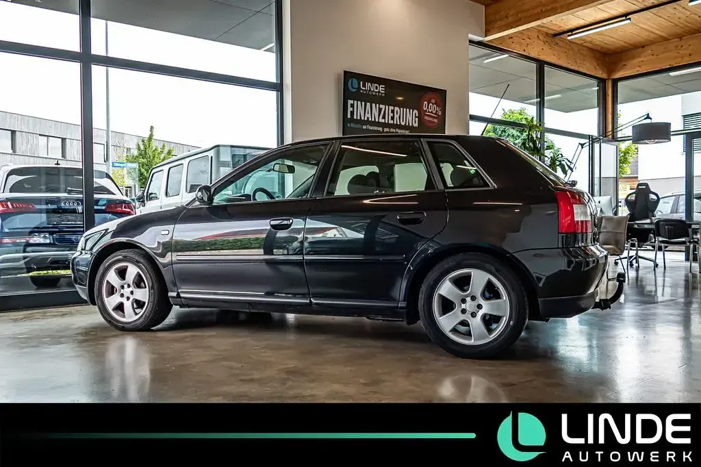 Gebraucht Audi A3 Attraction 102 PS (75 kW) 2003 Schwarz Kleinwagen