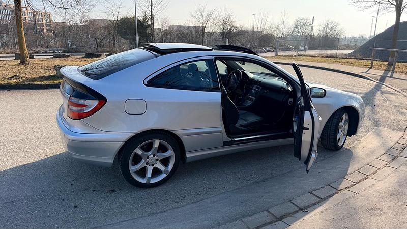 Gebraucht Mercedes C180 Sport Edition 148 PS (108 kW) 2006 Grau Coupé