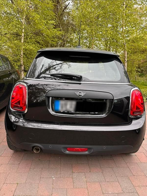 Second-hand Mini ONE 102 CP (75 kW) 2018 Negru Hatchback