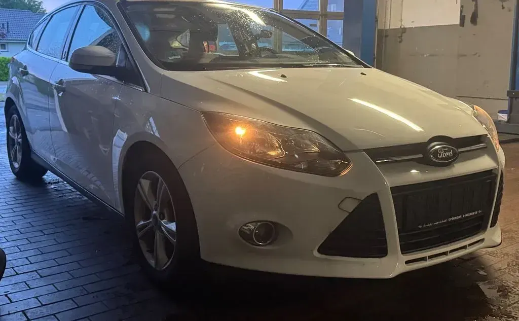 Usata Ford Focus Champions Edition 101 CV (74 kW) 2013 Bianco Berlina