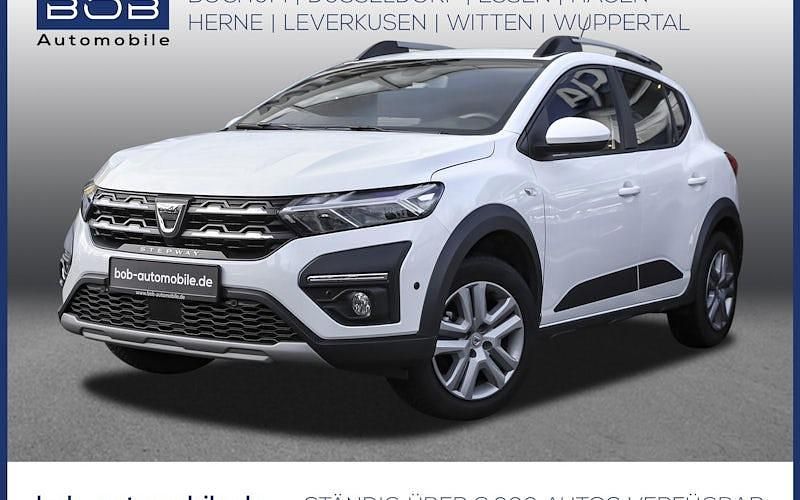 Weiß Gebraucht 2022 Dacia Sandero Comfort Limousine | 14.970 € (Fairer Preis) - Bild 1/4