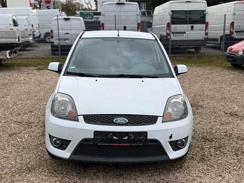 Rot Gebraucht 2008 Ford Fiesta Titanium Kleinwagen | 999 € (Fairer Preis) - Bild 1/4