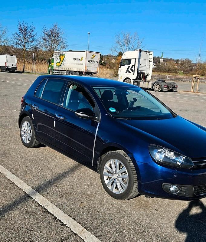 Gebraucht VW Golf VI 105 PS (77 kW) 2011 Blau Kleinwagen