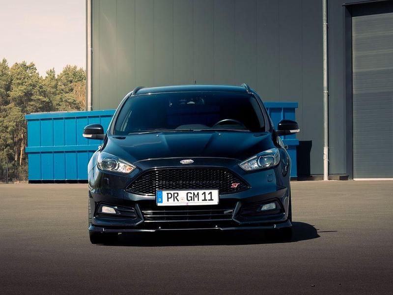 Gebraucht Ford Focus ST 250 PS (183 kW) 2017 Schwarz Limousine