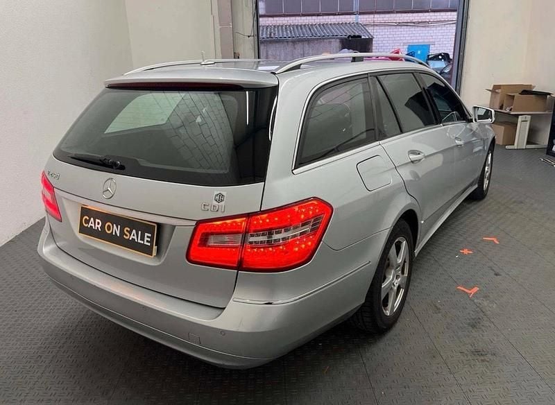 Gebraucht Mercedes E250 Elegance 204 PS (150 kW) 2010 Silber Kombi