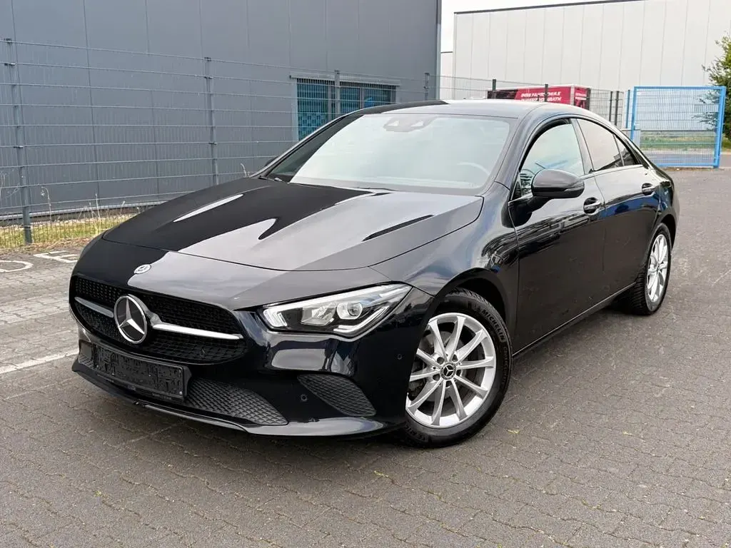 Gebraucht Mercedes CLA180 Progressive 136 PS (100 kW) 2021 Kosmosschwarz Coupé