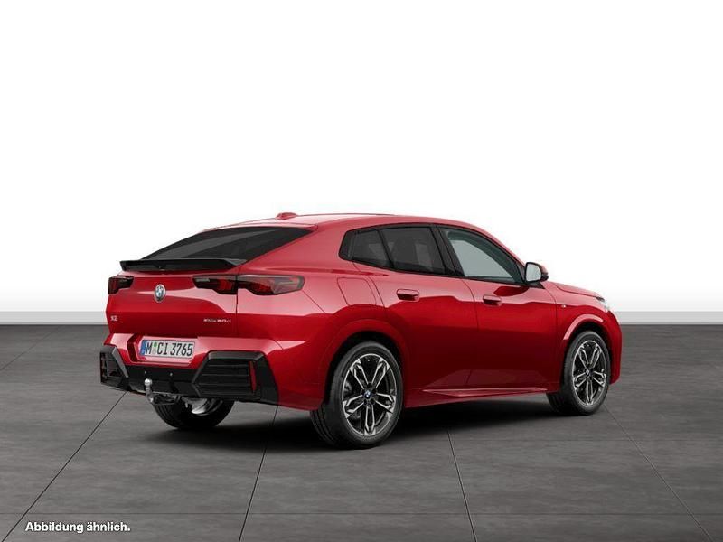 Gebraucht BMW X2 Luxury Line 150 PS (110 kW) 2025 Fire red metallic SUV