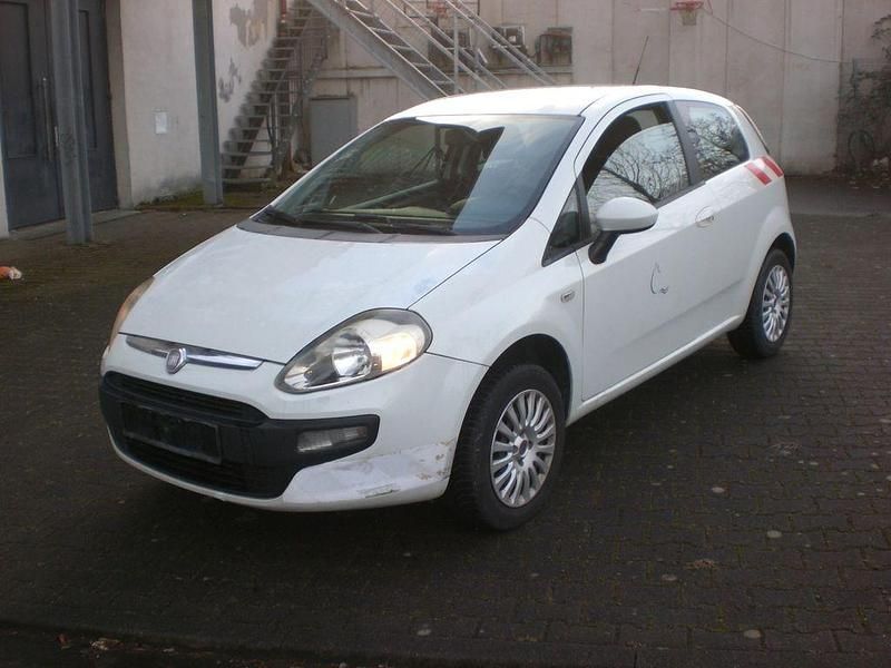 Weiß Gebraucht 2010 Fiat Punto Dynamic Kleinwagen | 2.900 € (Fairer Preis) - Bild 1/4