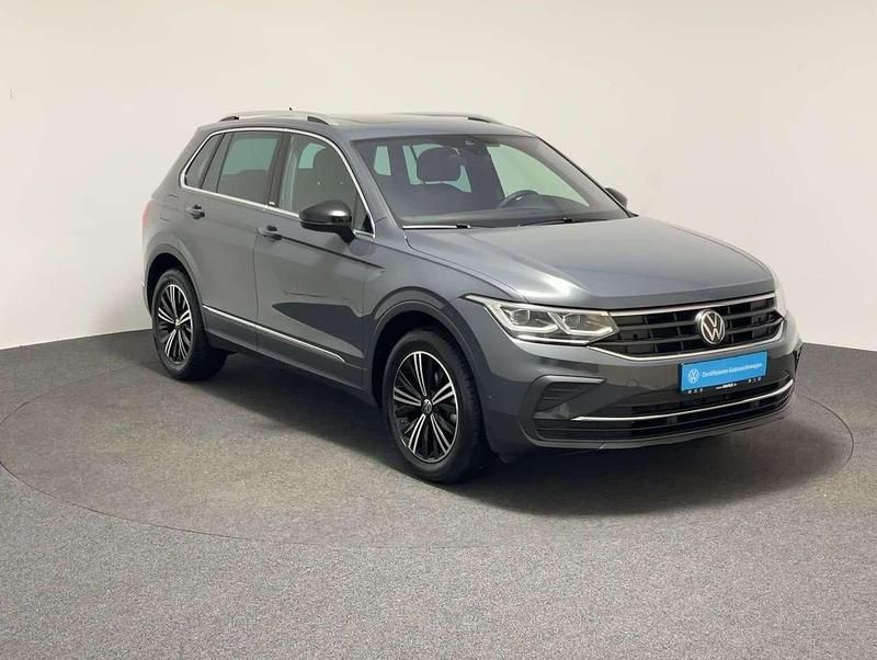 Gebraucht VW Tiguan Move 150 PS (110 kW) 2024 Delfingrau metallic SUV
