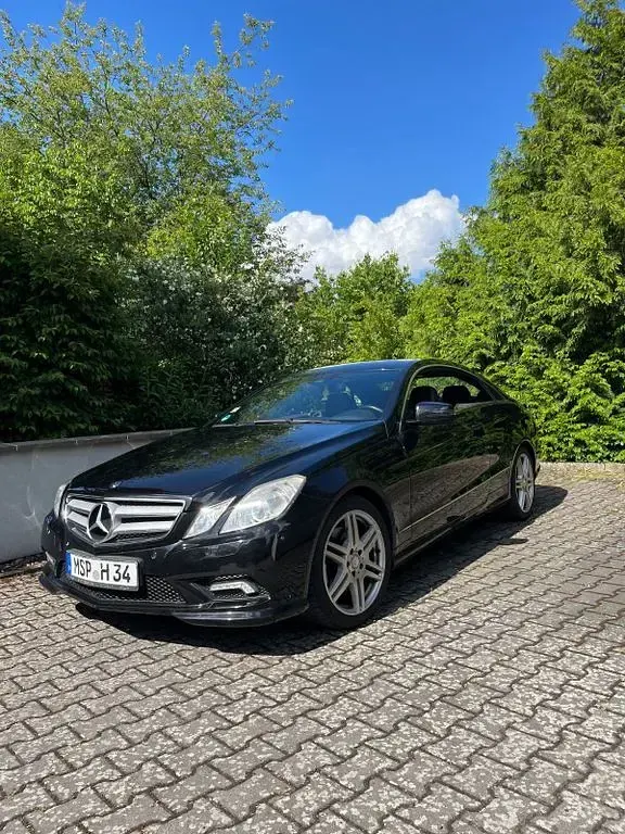 Gebraucht Mercedes E350 292 PS (214 kW) 2009 Schwarz Coupé