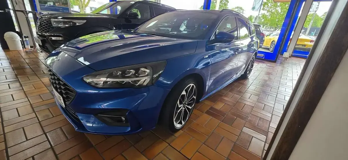 Gebraucht Ford Focus Titanium 150 PS (110 kW) 2019 Blau Kombi