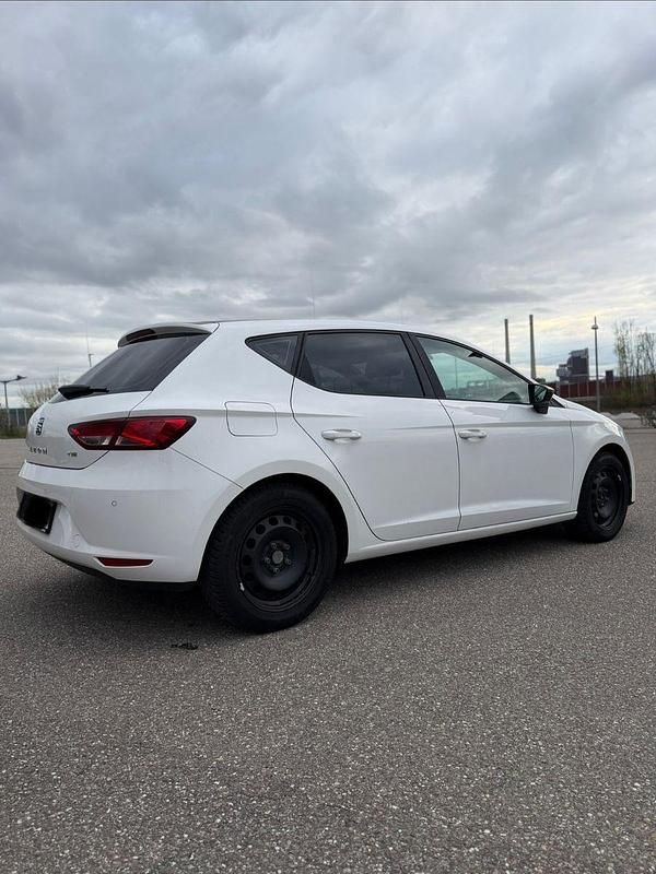 Second-hand Seat Leon Reference 110 CP (80 kW) 2014 Alb Berlinǎ