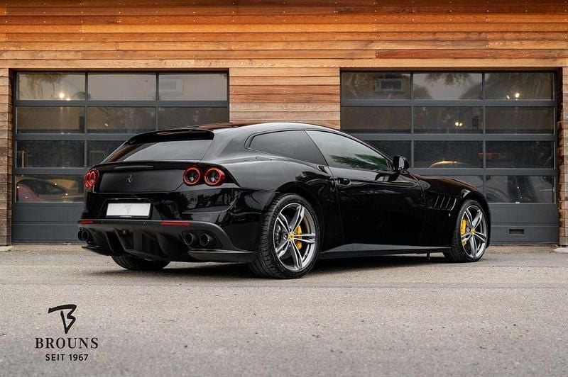 Gebraucht Ferrari GTC4Lusso 689 PS (506 kW) 2016 Schwarz Kombi