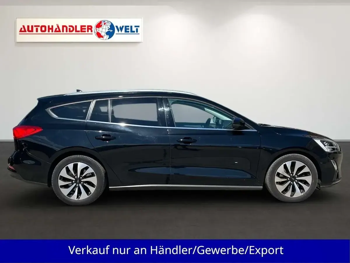 Gebraucht Ford Focus 125 PS (91 kW) 2018 Schwarz Kombi