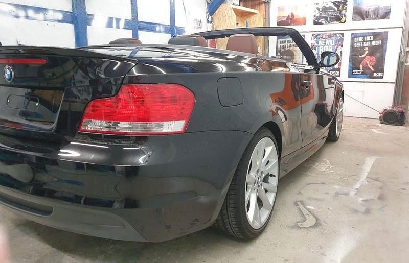 Gebraucht BMW 123 Cabriolet M Sport 204 PS (150 kW) 2011 Schwarz Cabrio