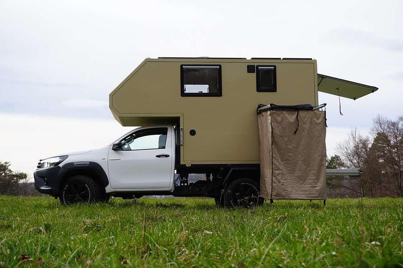 Gebraucht Toyota HiLux 150 PS (110 kW) 2018 Weiß Pickup