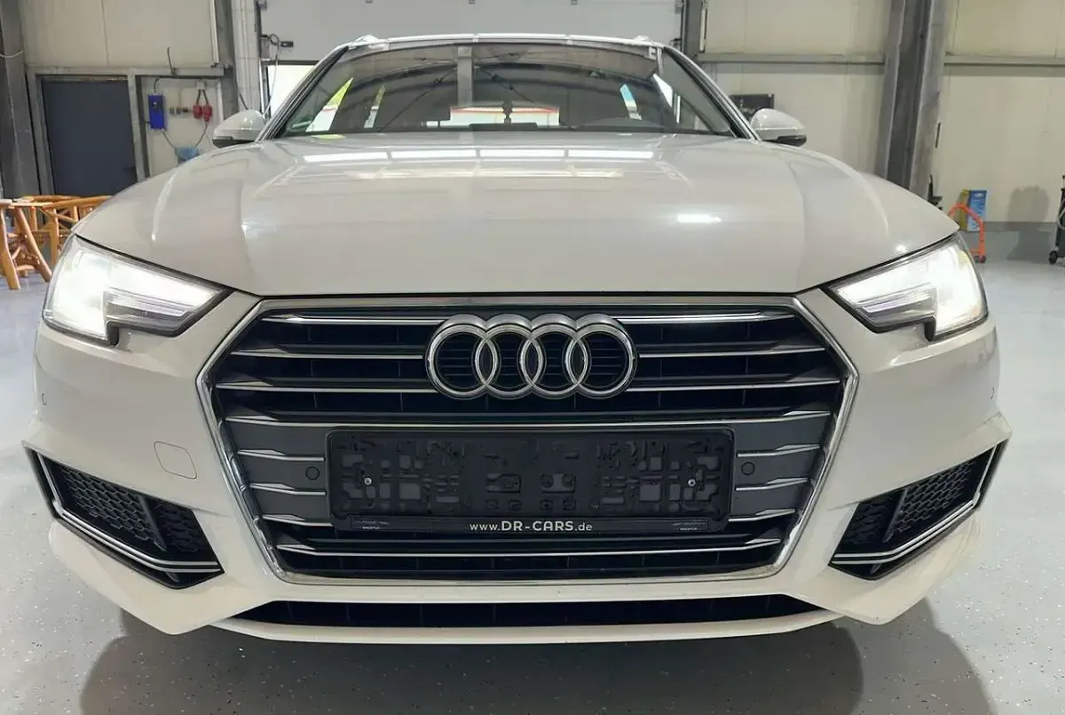 Gebraucht Audi A4 Sport 150 PS (110 kW) 2019 Ibisweiss Kombi