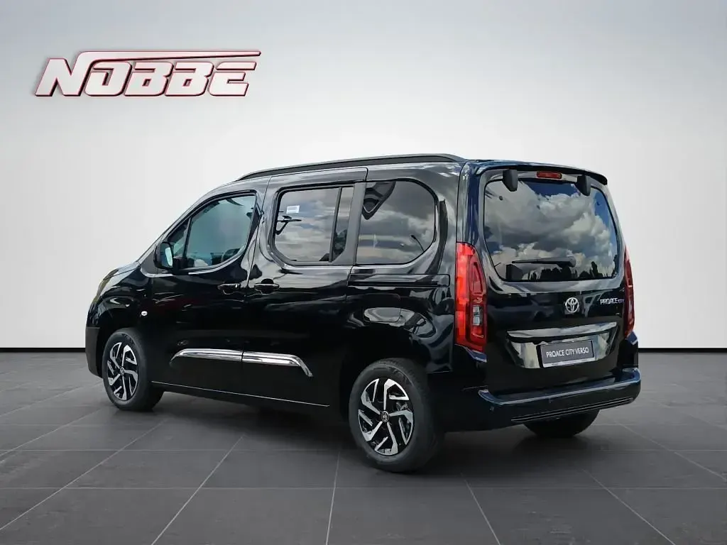 Neu Toyota Proace Verso City 110 PS (80 kW) 2026 Schwarz Kombi