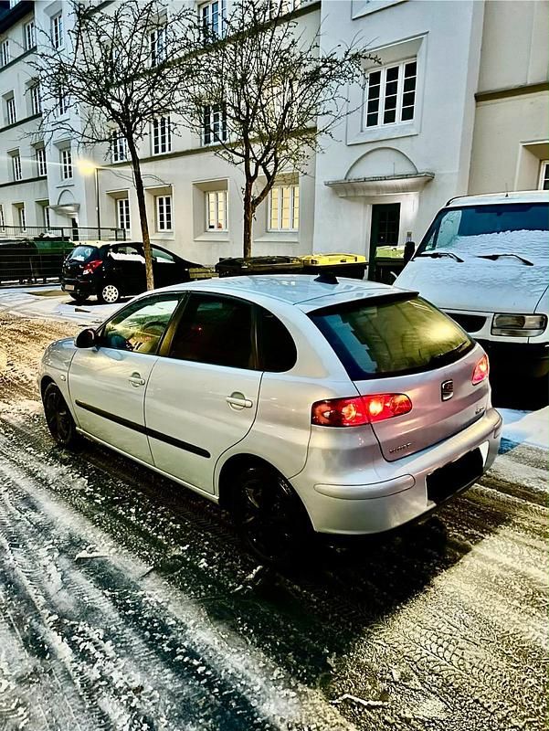 Używany Seat Ibiza 75 KM (55 kW) 2007 Andere farben Hatchback